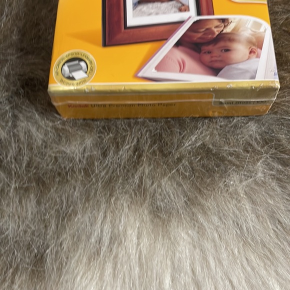 NEW Sealed Kodak Ultra Premium Photo Paper, 4 x 6 Inches, Semi Gloss, 100 Sheets - Picture 6 of 6